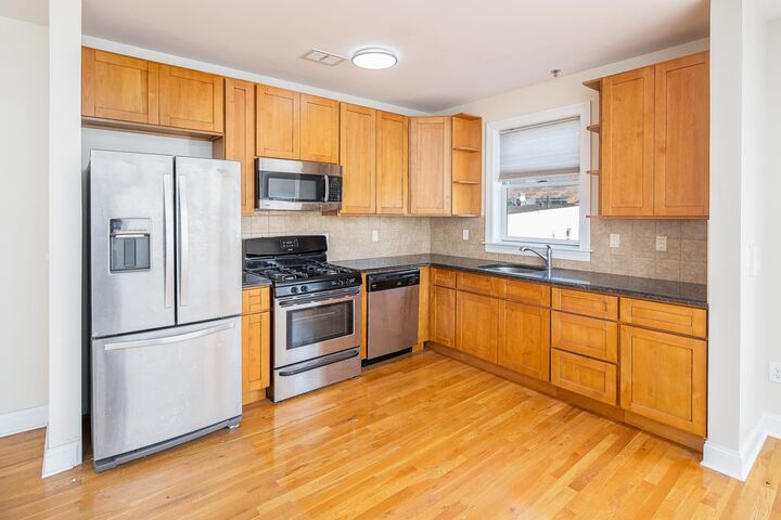 Property Photo:  528 47th St 3C  NJ 07087 