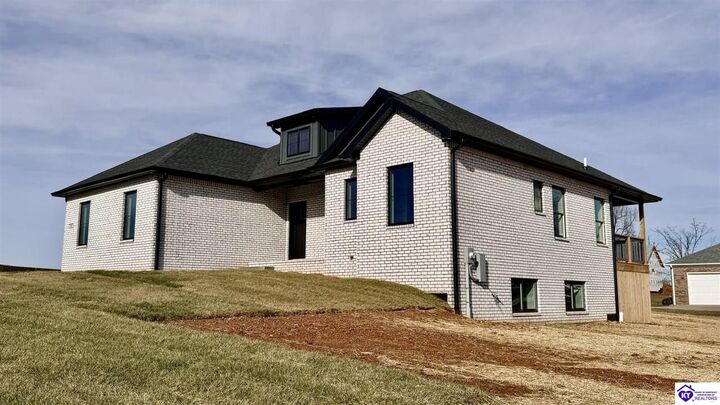 Property Photo:  98 Shepherd'S Way  KY 40162 