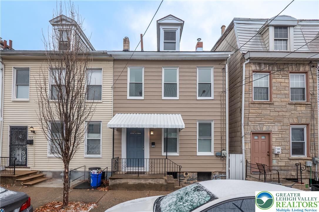 Property Photo:  721 Ferry Street  PA 18042 