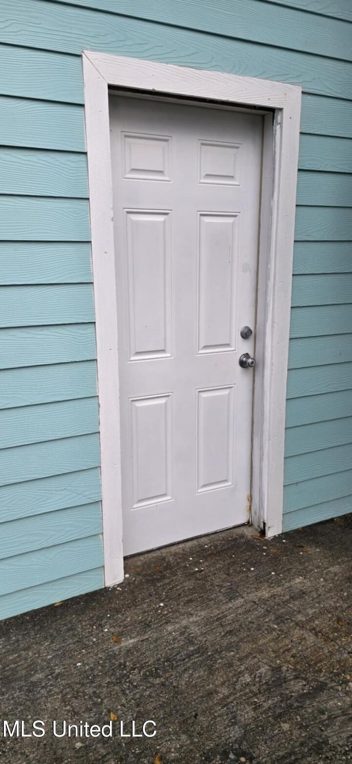 Property Photo:  306 4th Street  MS 39530 