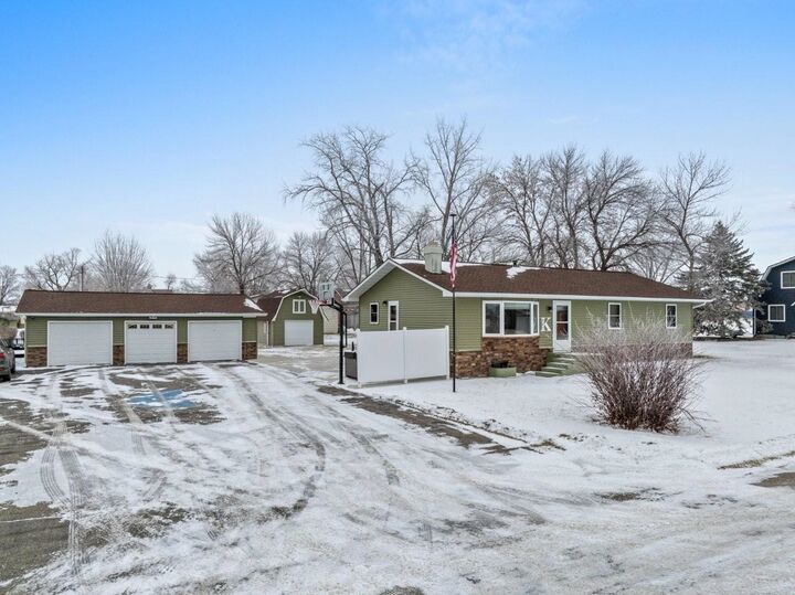Property Photo:  107 2nd Ave NW  ND 58785 