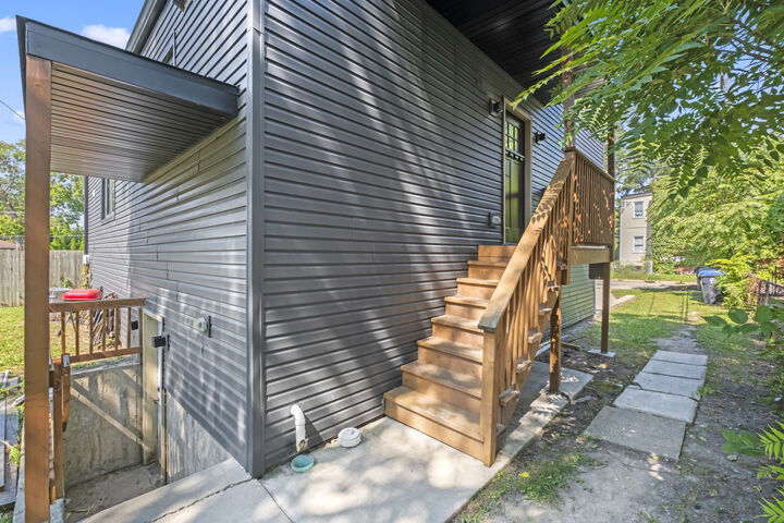 Property Photo:  2307 Lake Street 2  IL 60201 