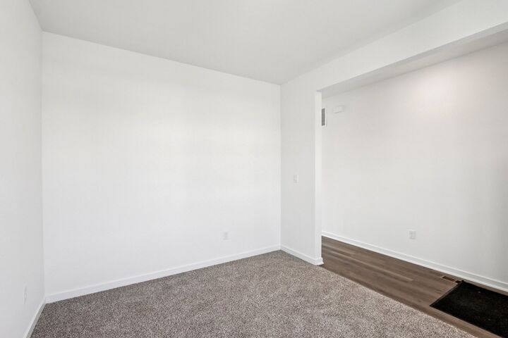 Property Photo:  1552 Aspen Court  IL 60140 