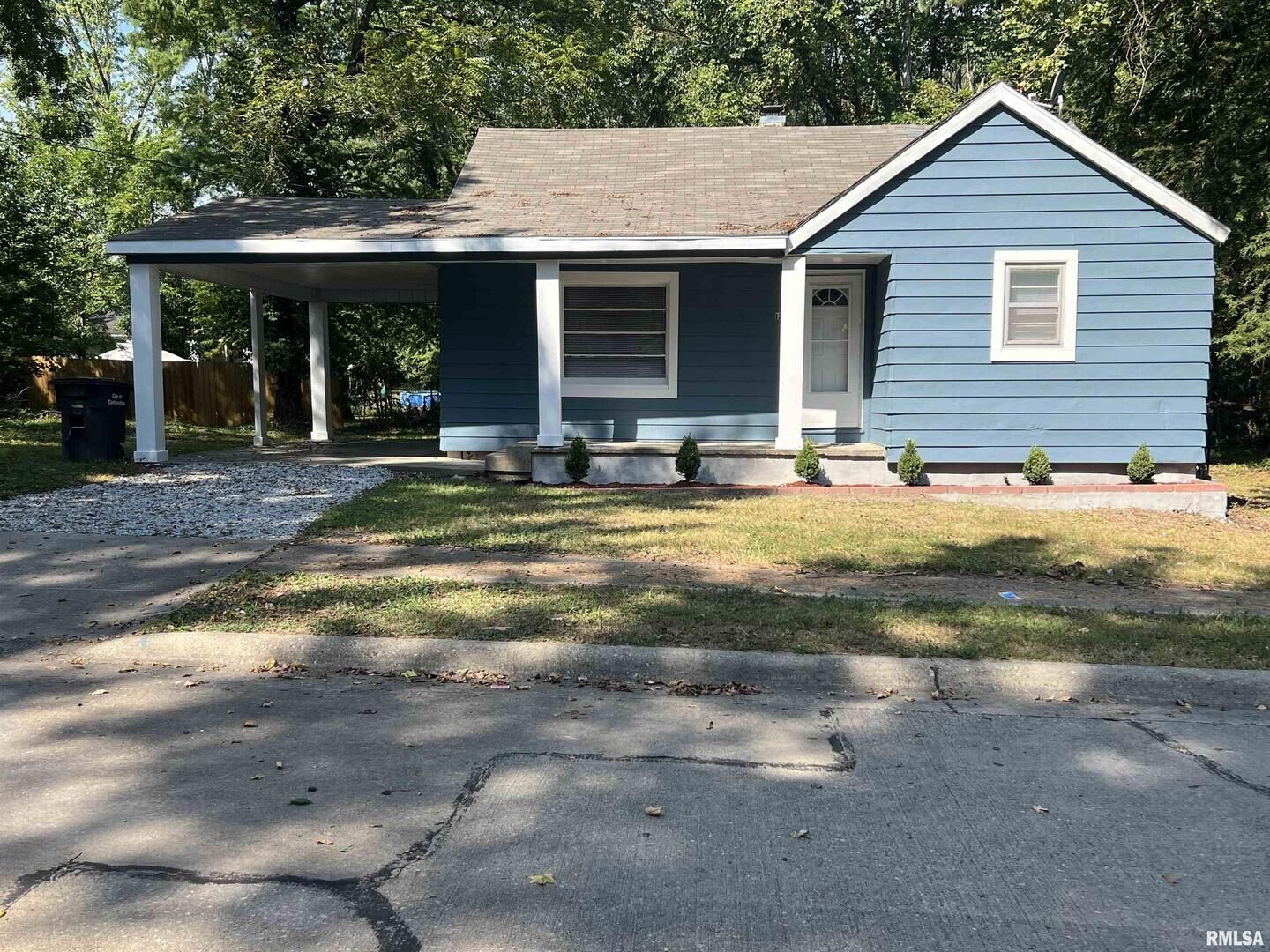 Property Photo:  1208 N Bridge Street  IL 62901 