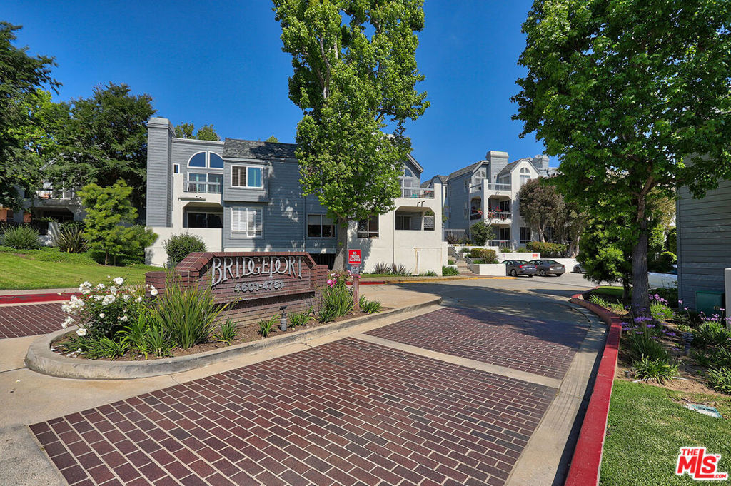 Property Photo:  4643 E 4th Street 22  CA 90814 