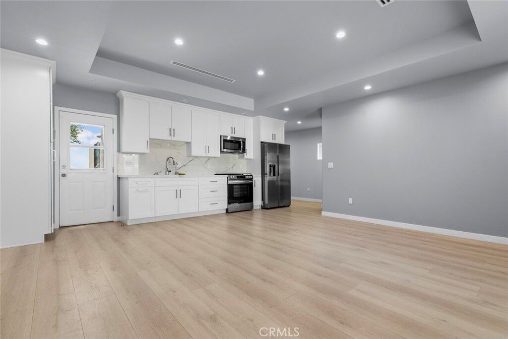 Property Photo:  14420 Judd Street  CA 91331 