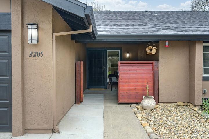 Property Photo: 2205 Trails Court CA 95670