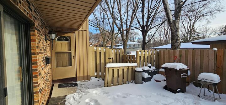Property Photo:  2407 Unity Avenue N  MN 55422 