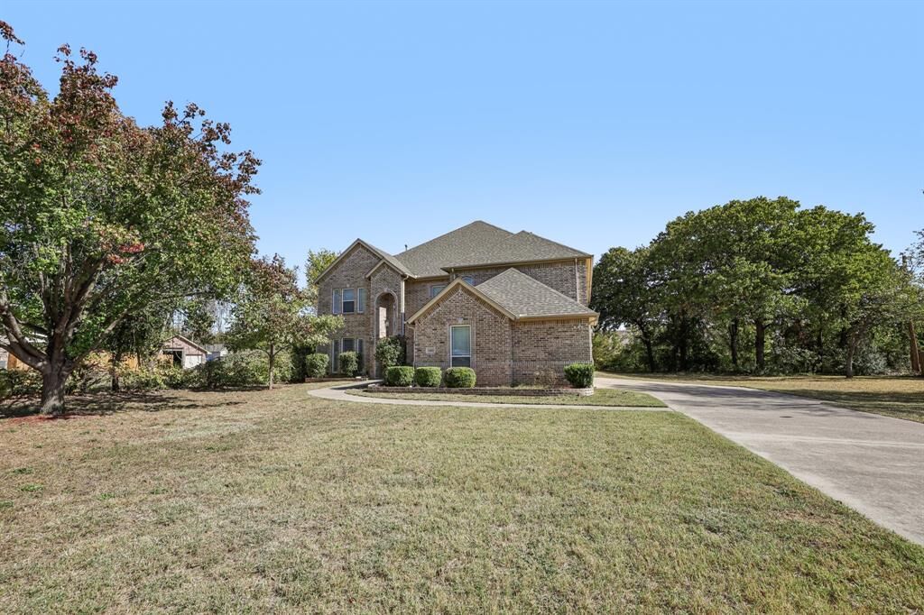 Property Photo: 6400 Rogers Drive TX 76182