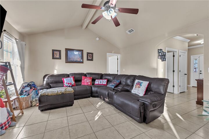 Property Photo:  2914 E Street  AR 72758 