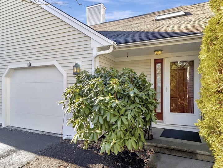 Property Photo:  10 Kettle Ln 10  MA 02649 