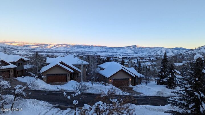 Property Photo:  1239 W Links Drive  UT 84049 