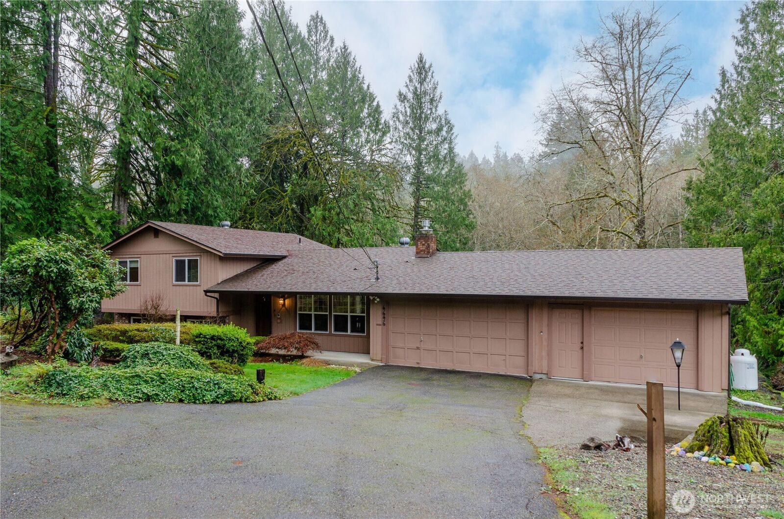 Property Photo:  6696  Crest Drive SE  WA 98367 