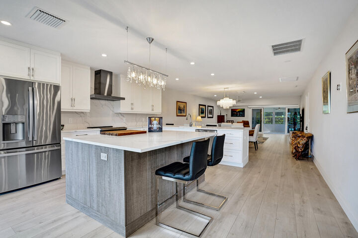 Property Photo:  1030 N Palm Lane D  FL 33445 