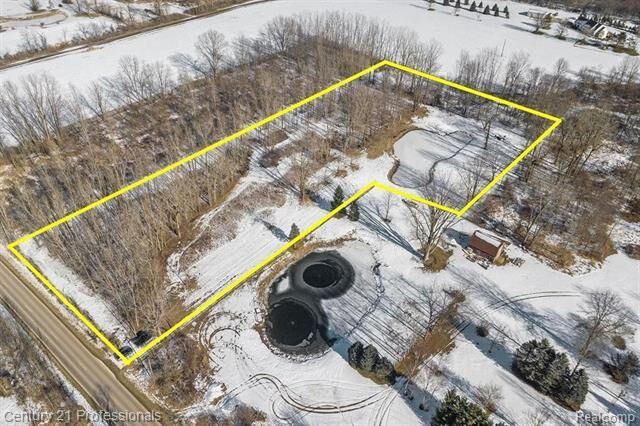 Property Photo:  2510 Nicholson Road  MI 48836 