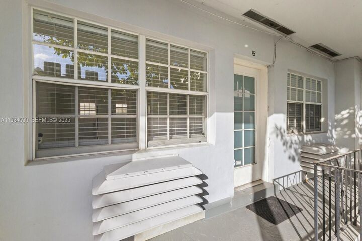 Property Photo: 1611 West Ave 15 FL 33139