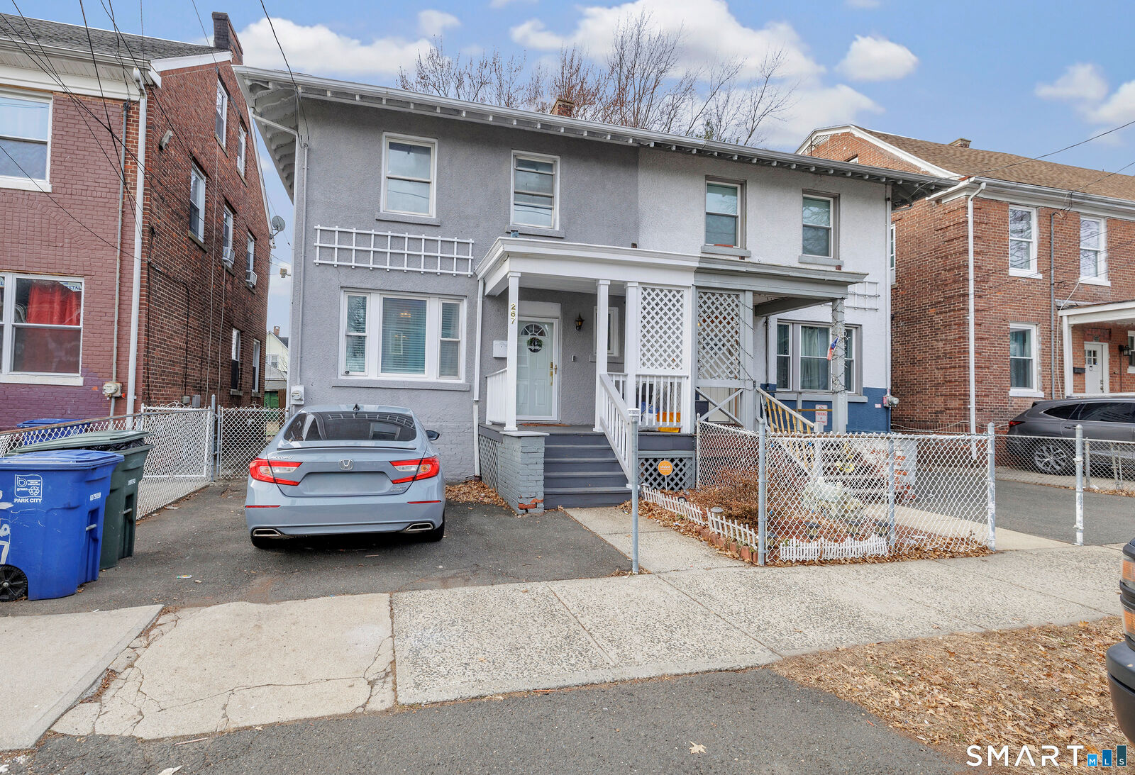 Property Photo:  267 Willow Street  CT 06610 
