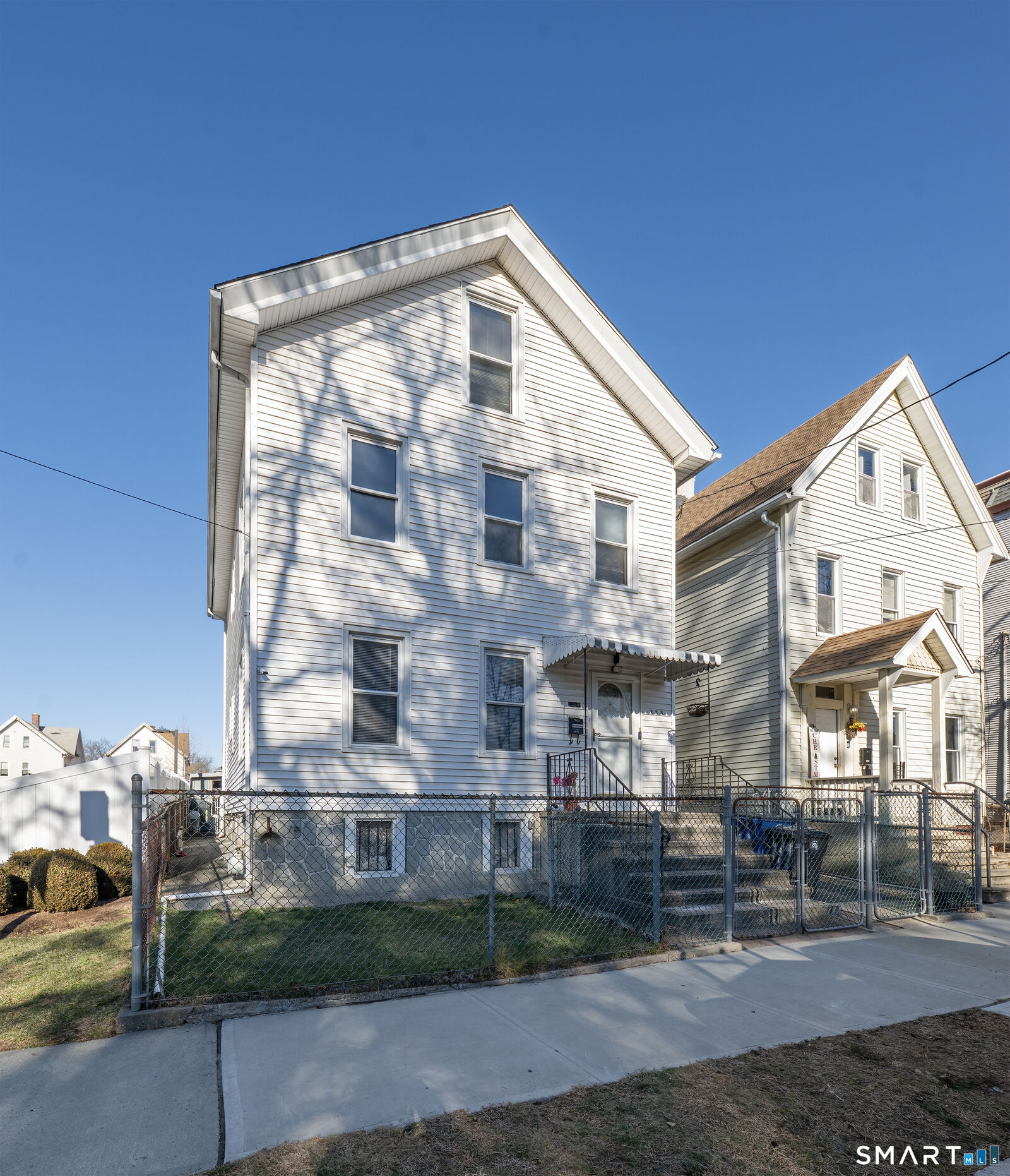 Property Photo:  111 Pine Street  CT 06513 