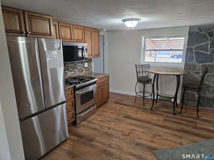 Property Photo:  394 Mashamoquet Road  CT 06259 