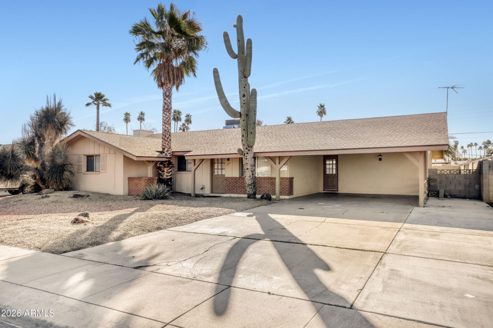 Property Photo:  921 E Campus Drive  AZ 85282 