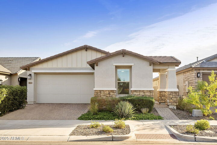 Property Photo: 5823 S Del Rancho -- AZ 85212