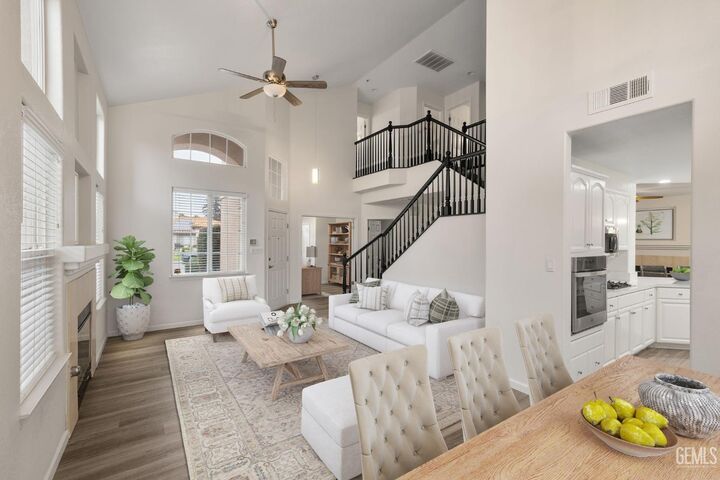 Property Photo: 11205 Illusion Way CA 93311