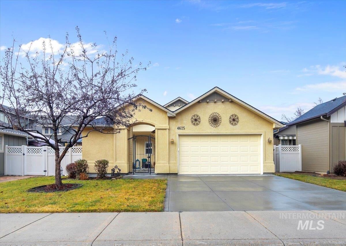 Property Photo:  4625 N Vin Santo Avenue  ID 83646 