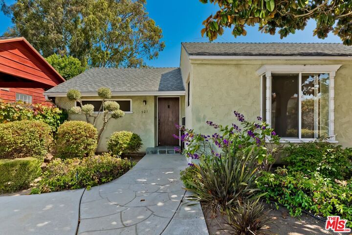 Property Photo:  921 24th St  CA 90403 