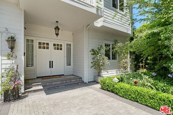 Property Photo: 453 S Bentley Ave CA 90049