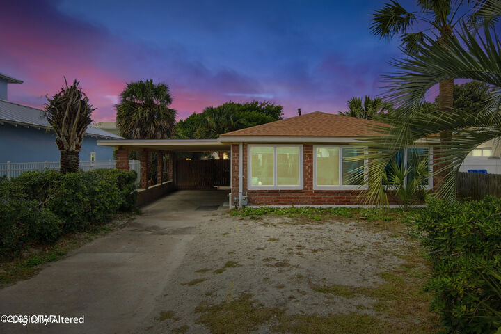 Property Photo:  621 Albatross Street  FL 32413 