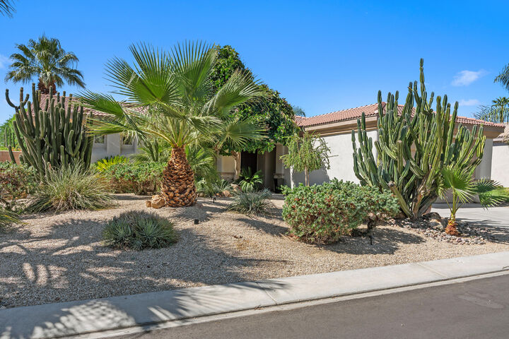 Property Photo:  69467 Calle Raphael  CA 92234 
