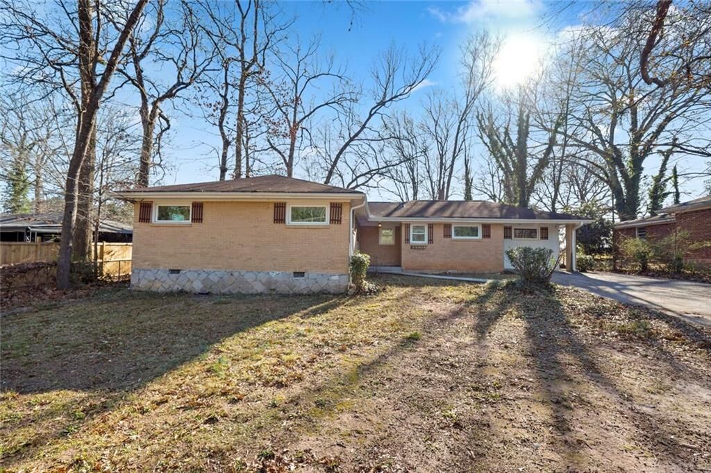 Property Photo:  1321 Snapfinger Road  GA 30032 