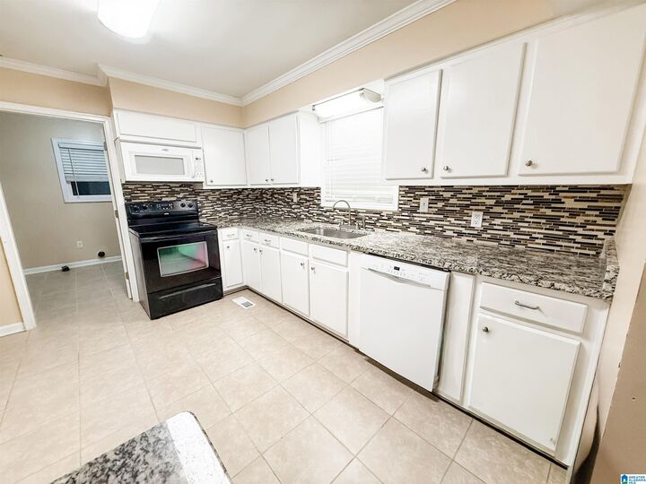 Property Photo:  1690 County Road 18  AL 35046 