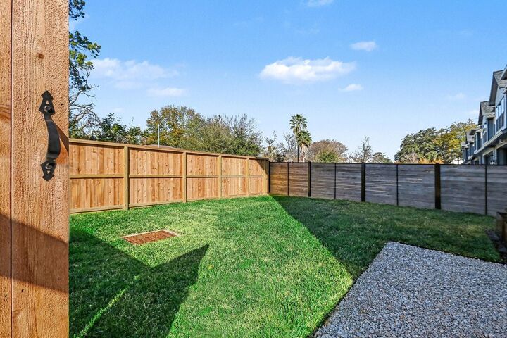 Property Photo:  1222 Wycliffe Drive  TX 77043 