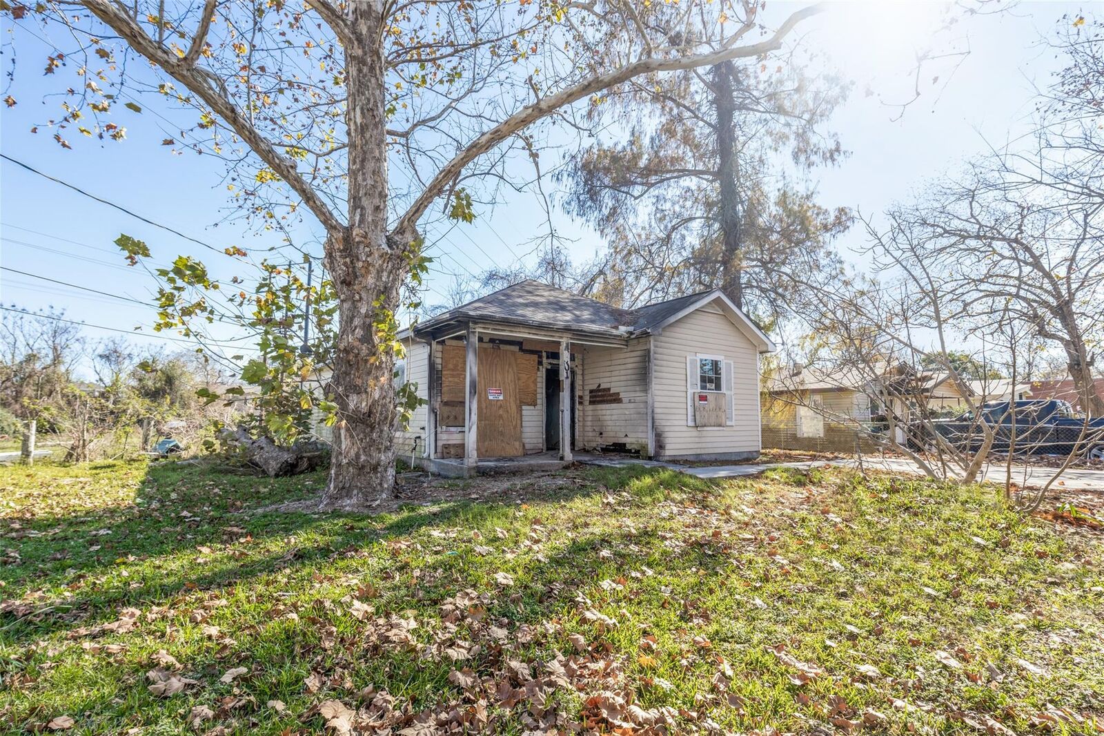 Property Photo: 301 Albert Street TX 77568