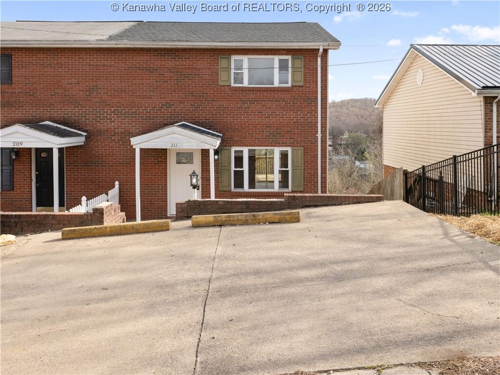 Property Photo:  211 Stuart Street  WV 25177 