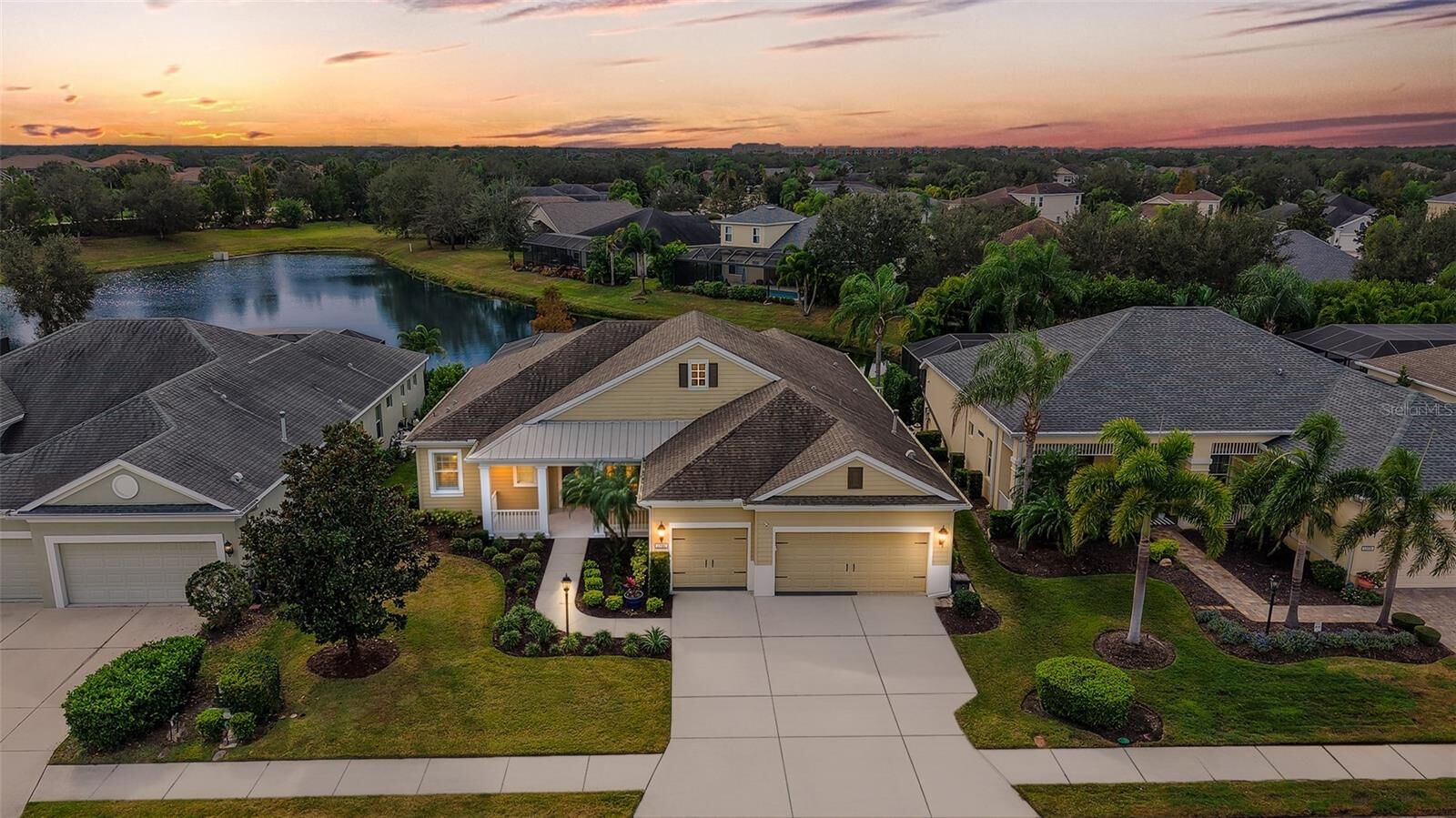 Property Photo:  12080 Longview Lake Circle  FL 34211 