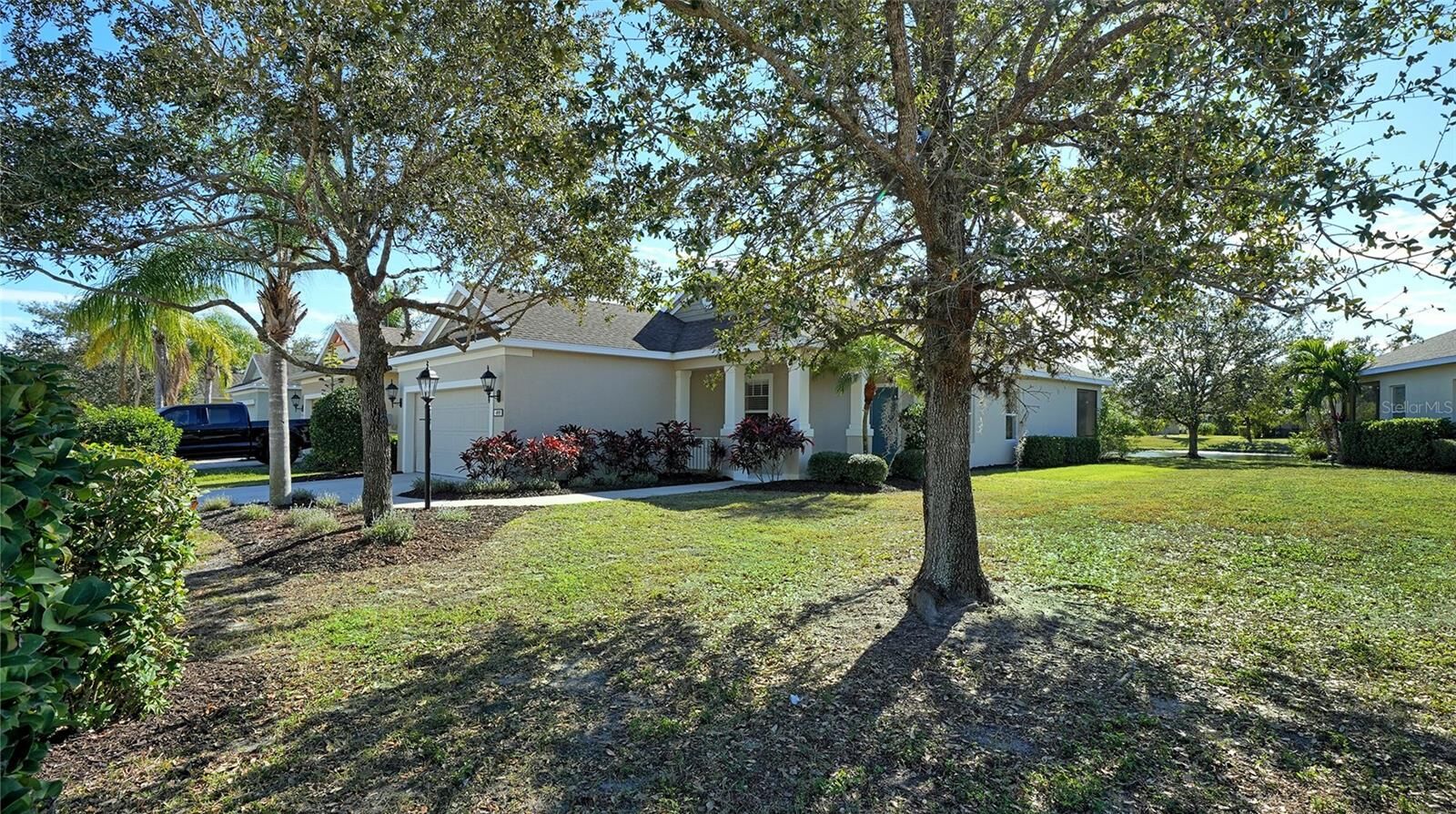 Property Photo:  4919 Newport News Circle  FL 34211 