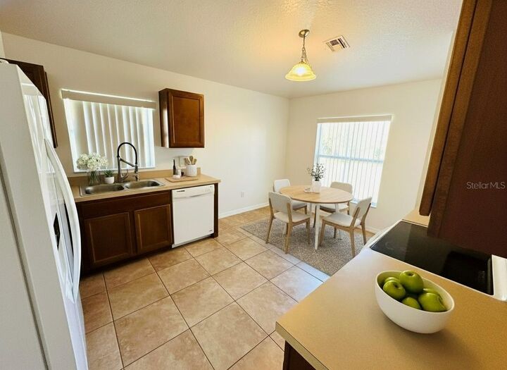 Property Photo:  1500 Kayuni Drive  FL 34753 