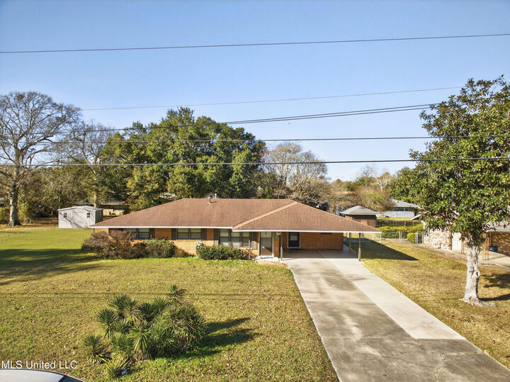 Property Photo: 105 Suffolk Drive MS 39560
