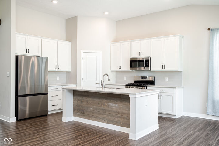 Property Photo:  9804 Canyon Lane  IN 46064 