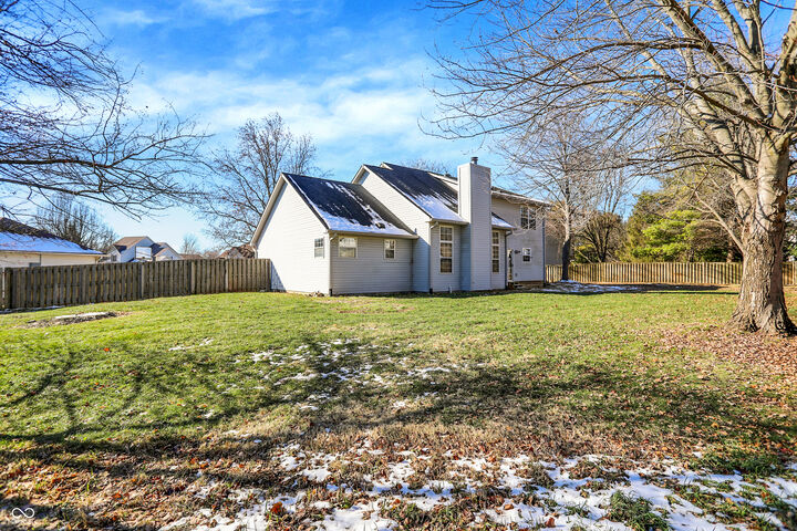 Property Photo:  1498 Macintosh Court  IN 46123 