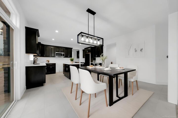 Property Photo: 14647 Glenshire Drive MI 48312