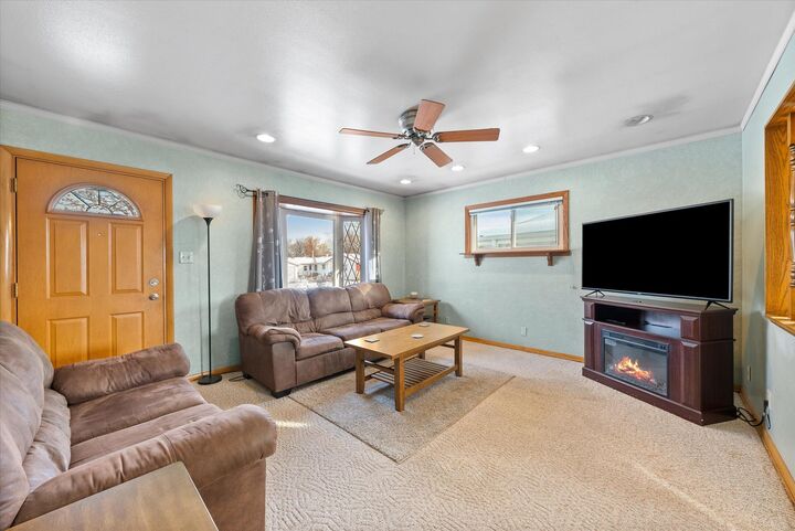 Property Photo:  1521 W Holmes Ave  WI 53221 