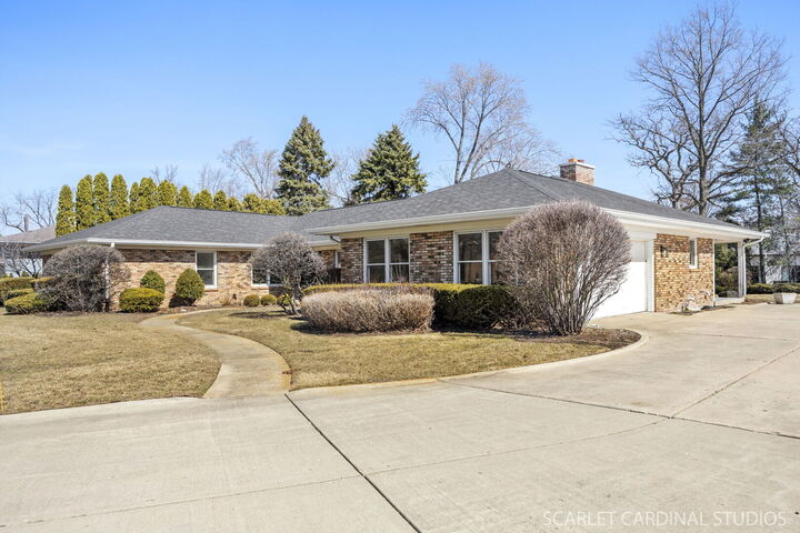 Property Photo: 8 Concord Drive IL 60523