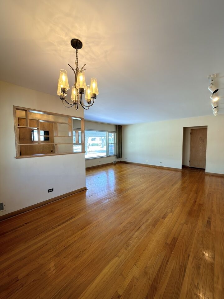 Property Photo:  3814 Raymond Avenue  IL 60513 