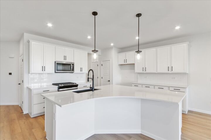 Property Photo:  2212 Ryegrass Lane 78003  IL 60490 