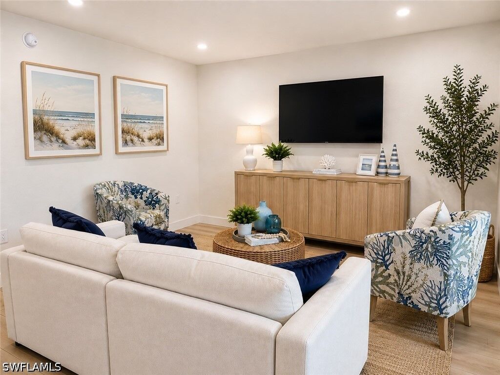 Property Photo: 333 Harbour Drive 109 FL 34103