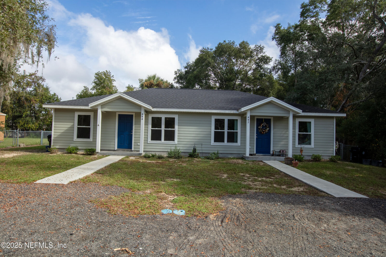 Property Photo:  442 SW Naha Street  FL 32656 