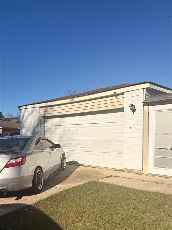 Property Photo:  1107 Cornwall Court  LA 70461 